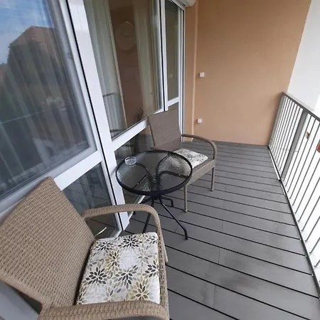 Gizella Apartment *